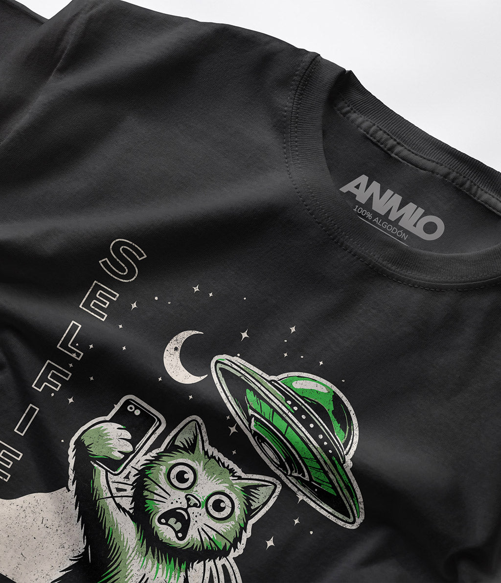 Polera - I want to believe - selfie - miau!